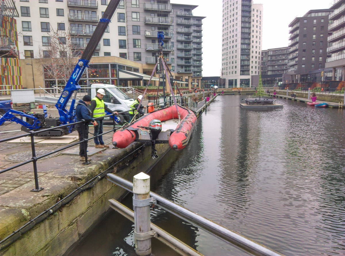 craneleedsdocksdiving11 Dales Water