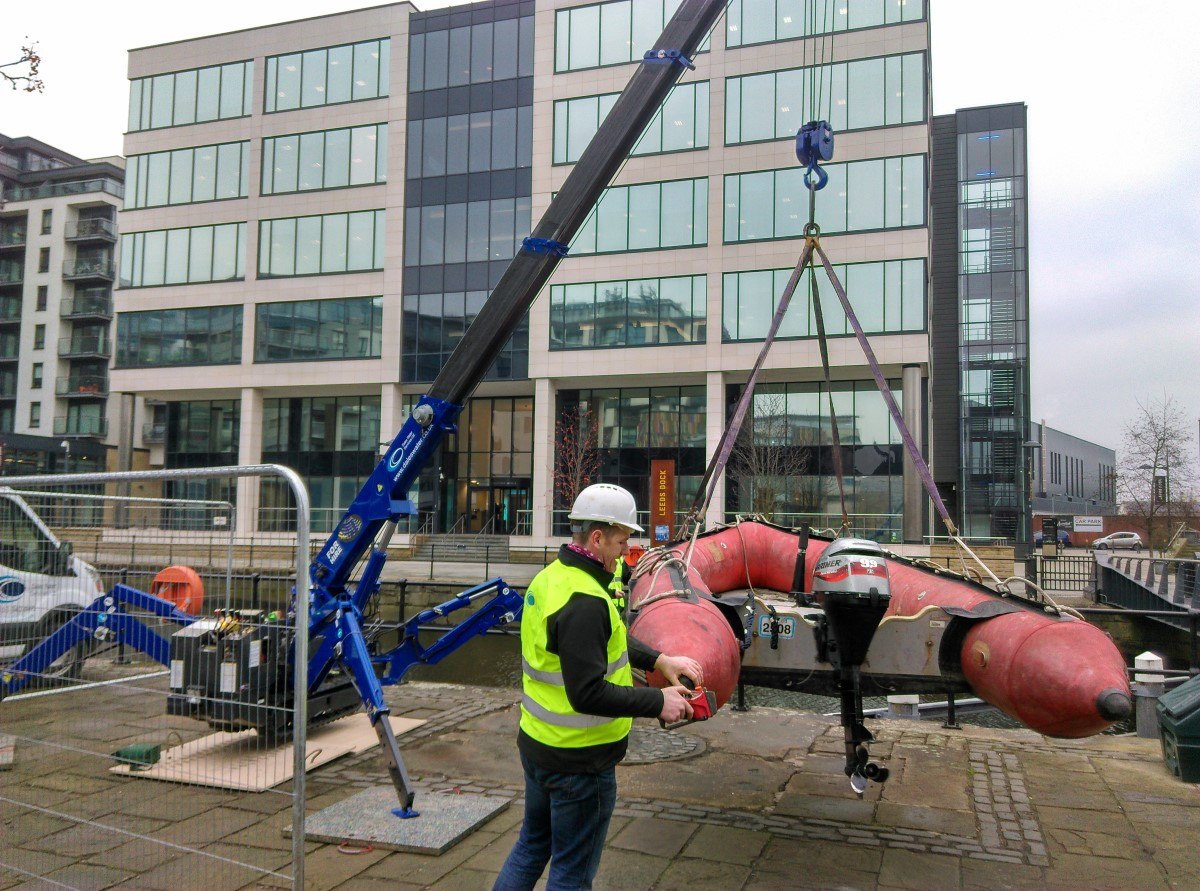 craneleedsdocksdiving3 Dales Water