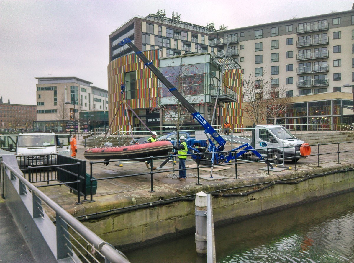 craneleedsdocksdiving5 Dales Water